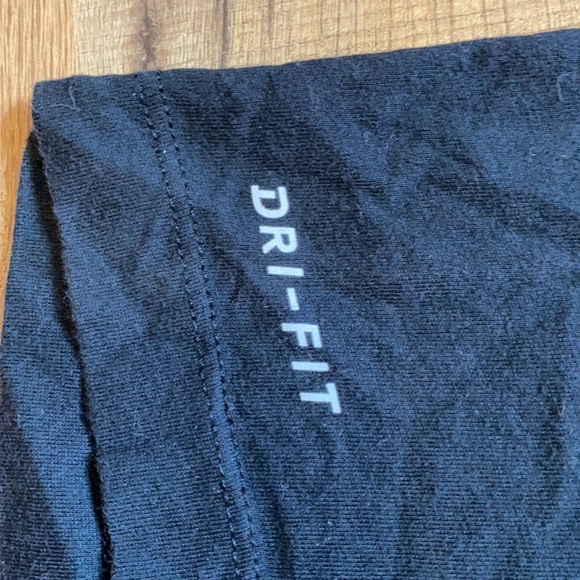 Just Do It Dri-Fit Nike short sleeve shirt - Picture 3 of 4